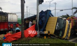 pak-ogah-salah-komando-truk-tabrak-bis-di-jalur-pantura