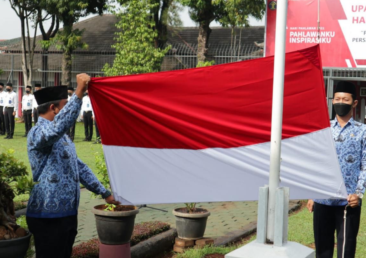 Paduan Suara Narapidana Lapas Semarang Nyanyikan Lagu Perjuangan saat Upacara Hari Pahlawan