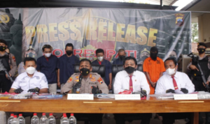 Polres Pati Gerebek Pabrik Miras