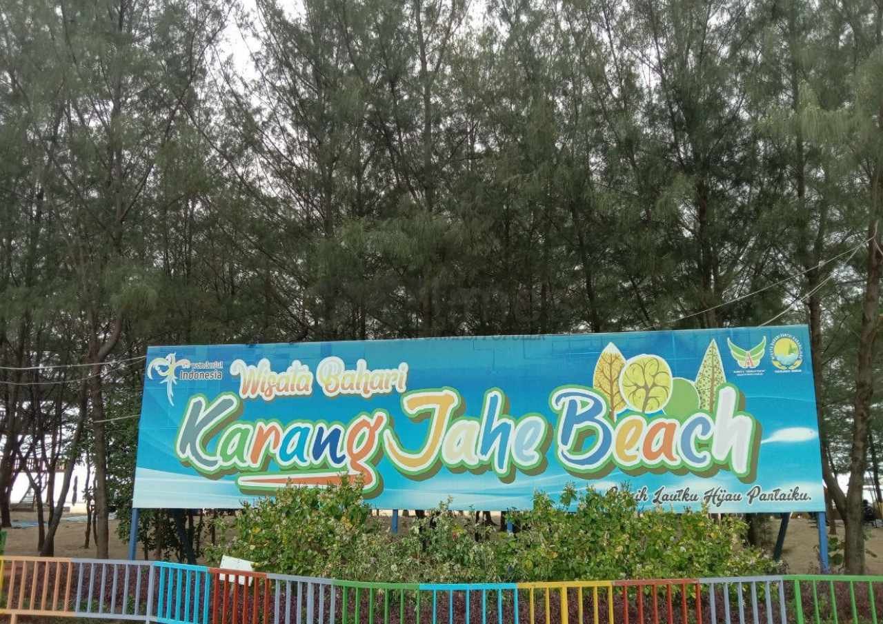 Sempat Mangkrak, Pantai Karangjahe Rembang Ramai Dikunjungi saat Lebaran