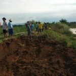 Merugi, Kolam Ikan Siap Panen di Margomulyo Pati Disapu Banjir Bandang