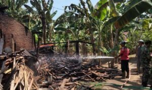 Dapur Rumah di Tunjungrejo Hangus Terbakar