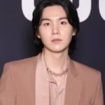 foto: Suga di Paris Fashion Week 2023/Twitter @WORRLDMUSICAWARD