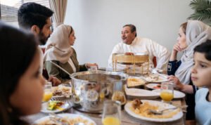 adab menerima tamu