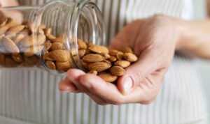 manfaat kacang almond