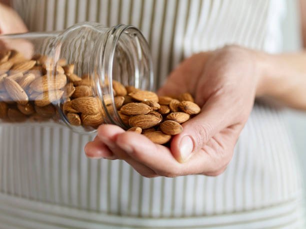 manfaat kacang almond