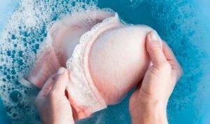 mengganti bra