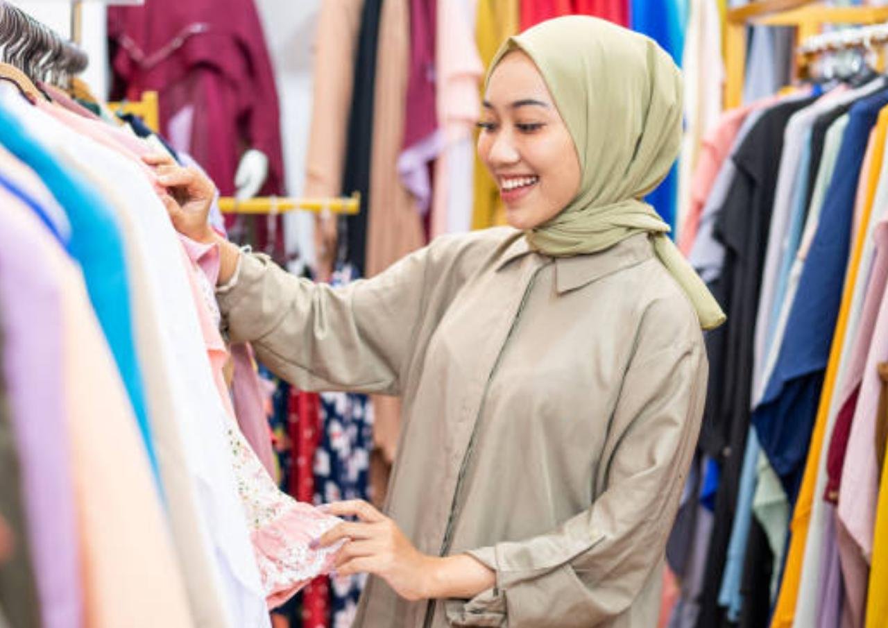 Tetap Nyaman Saat Lebaran, Berikut Ini Tips Memilih Outfit bagi Muslimah