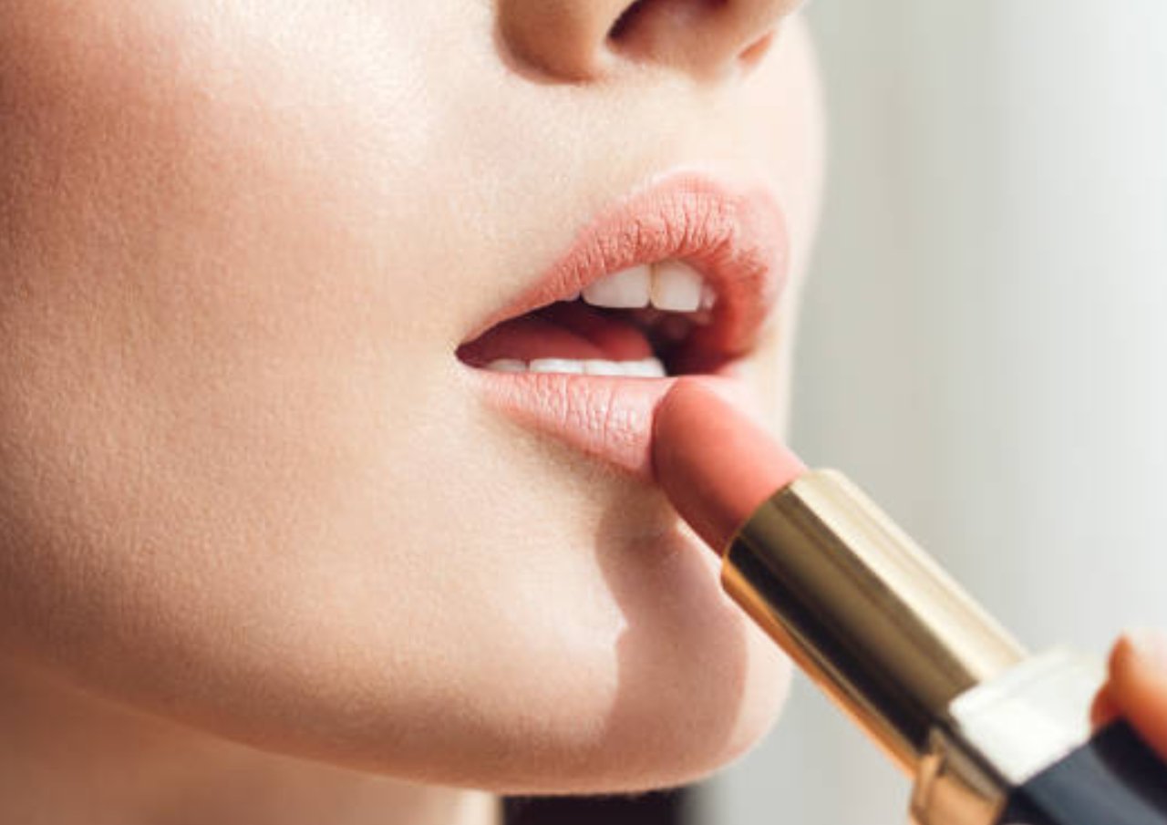 Tak Butuh Banyak Waktu, Berikut 6 Langkah Makeup Cepat di Pagi Hari