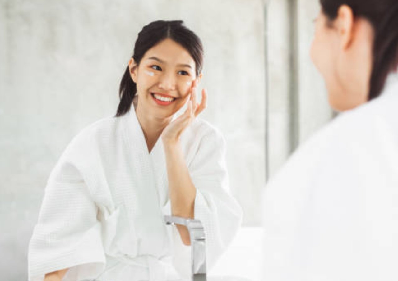Tips Kulit Tetap Glowing Meski Tidak Makeup