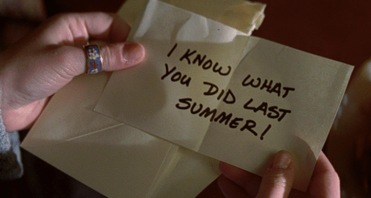 Foto: Cuplikan Adegan Surat dala Film I Know What You Did Last Summer (sumber: imdb)
