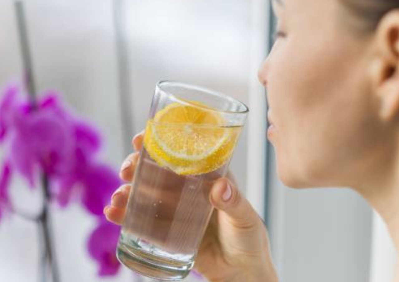 4 Minuman yang Ampuh Bikin Kulit Glowing