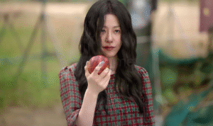Foto: cuplikan adegan teaser drama Queen Mantis (sumber: Whats on Netflix)