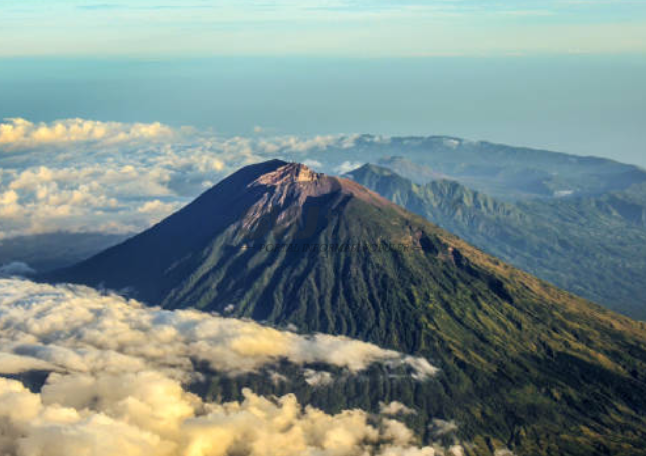 Foto: Gunung Agung Bali (sumber: istock)