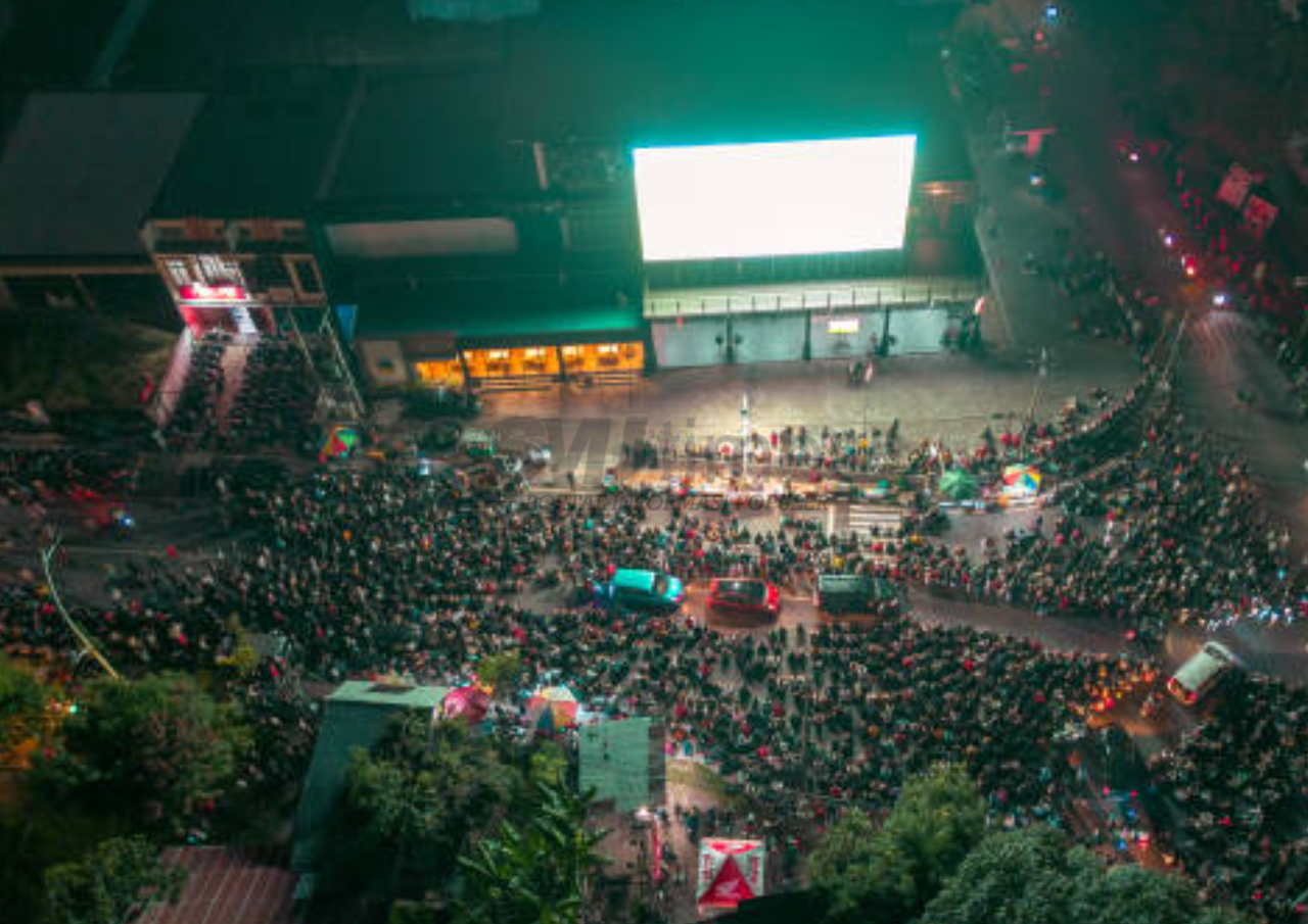 Foto: ilustrasi nobar sepak bola (sumber: istock) Foto: ilustrasi nobar sepak bola (sumber: istock)