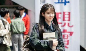 Foto: Lee Ji Eun atau IU dalam drama When Life Gives You Tangerines (sumber: IMDb)