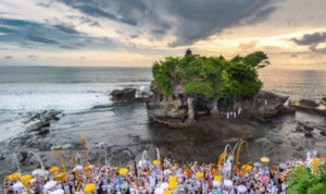 Foto: Potret Upacara Melasti, Bali (sumber: istock) Foto: Potret Upacara Melasti, Bali (sumber: istock)