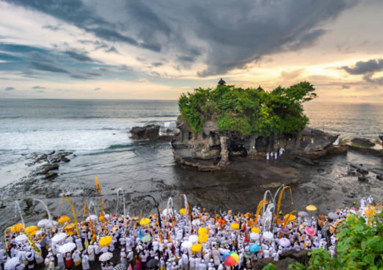 Foto: Potret Upacara Melasti, Bali (sumber: istock)