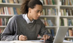 Tutorial Menulis Esai Ilmiah yang Baik dan Benar