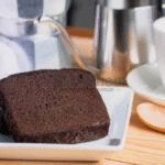 Brownies kukus menjadi salah satu camilan favorit karena teksturnya yang lembut, manis, dan mudah dibuat di rumah. Berbeda dengan brownies Brownies kukus menjadi salah satu camilan favorit karena teksturnya yang lembut, manis, dan mudah dibuat di rumah. Berbeda dengan brownies