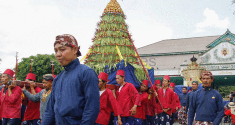 Berikut Asal Usul Tradisi Grebeg Maulud di Yogyakarta Berikut Asal Usul Tradisi Grebeg Maulud di Yogyakarta