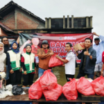 Wakil Ketua Komisi B DPRD Jawa Tengah Kirimkan Ratusan Nasi Bungkus ke Korban Banjir Pati