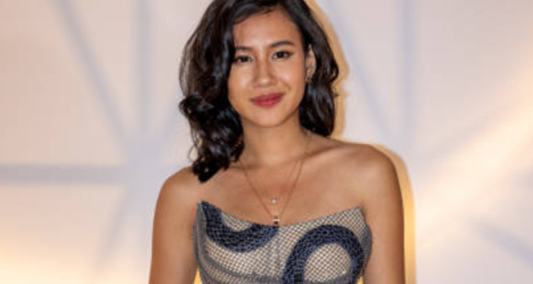 Aktris Shenina Cinnamon Alami Hyperemesis Gravidarum Selama Hamil, Ditandai Muntah Berat