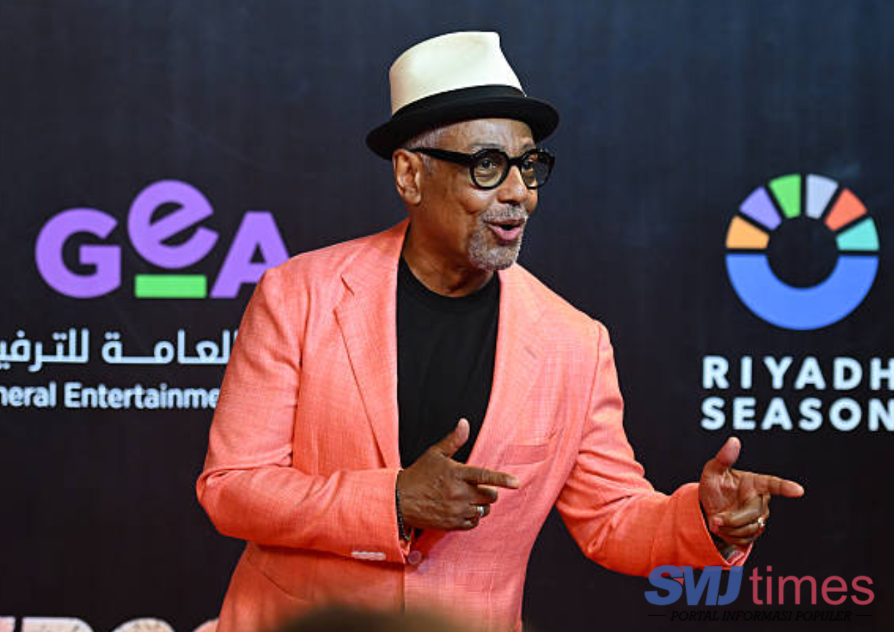 Aktor-Sutradara Senior AS Giancarlo Esposito Resmi Mualaf di Tengah Syutingnya di Arab Saudi