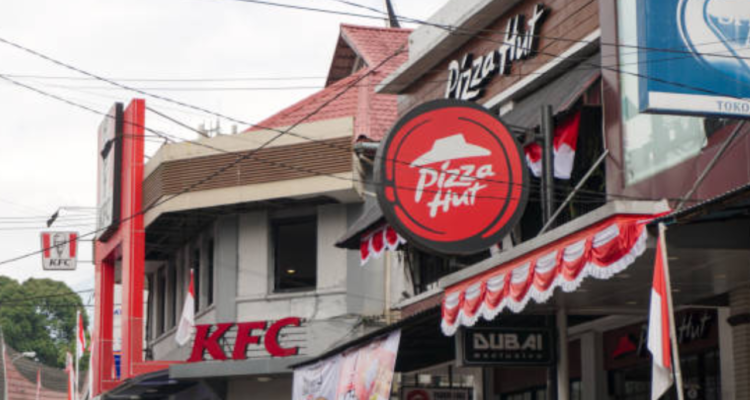 Pizza Hut Perusahaan F&B Pizza Hut Resmi Dijual Senilai Rp48,19 Triliun, Disebut Alami Tekanan Bisnis