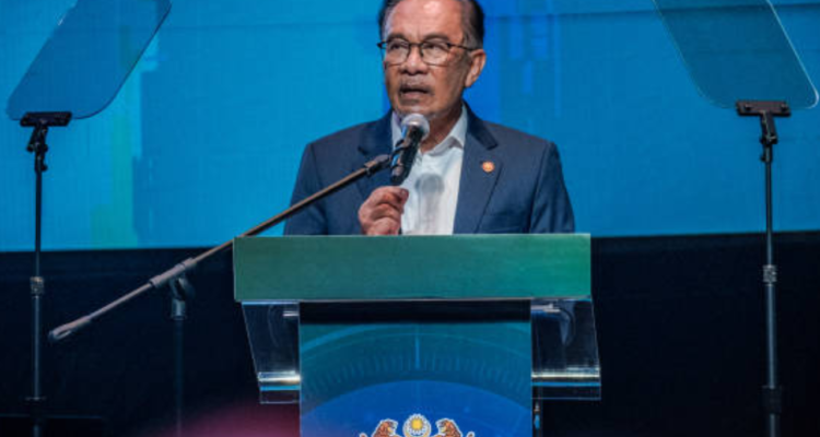 Datuk Seri Anwar Ibrahim PM Malaysia Ungkap Lembaga Pengelola Dana Pensiun Jadi Korban Penipuan Startup Asal Indonesia