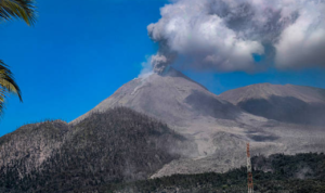 3 Gunung Api Aktif di Indonesia Alami Erupsi Secara Beruntun pada Selasa Malam