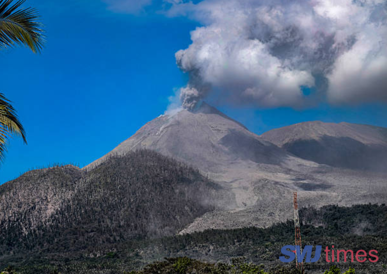 3 Gunung Api Aktif di Indonesia Alami Erupsi Secara Beruntun pada Selasa Malam