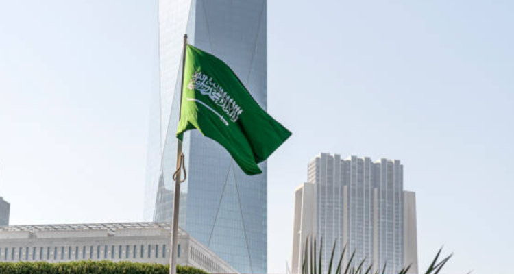 Bendera Arab Saudi Kemlu RI Peringatkan WNI yang Ada di Arab Saudi untuk Waspadai Munculnya Serangan Drone