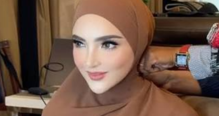 Dikabarkan Usir Azriel Hermansyah dari Rumah, Ashanty Sebut Itu Hoax