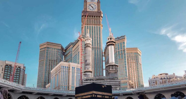 Arab Saudi Cegat Rudal Houthi yang Diluncurkan ke Tanah Haram, Serpihan Jatuh ke 23 Km Dekat Mekkah