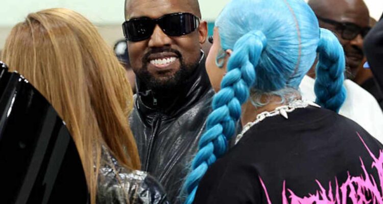 Indonesia Jadi Satu-satunya Pilihan Konser Kanye West, Promotor Sebut Akan Ada 20 Ribu Penonton WNA Indonesia Jadi Satu-satunya Pilihan Konser Kanye West, Promotor Sebut Akan Ada 20 Ribu Penonton WNA